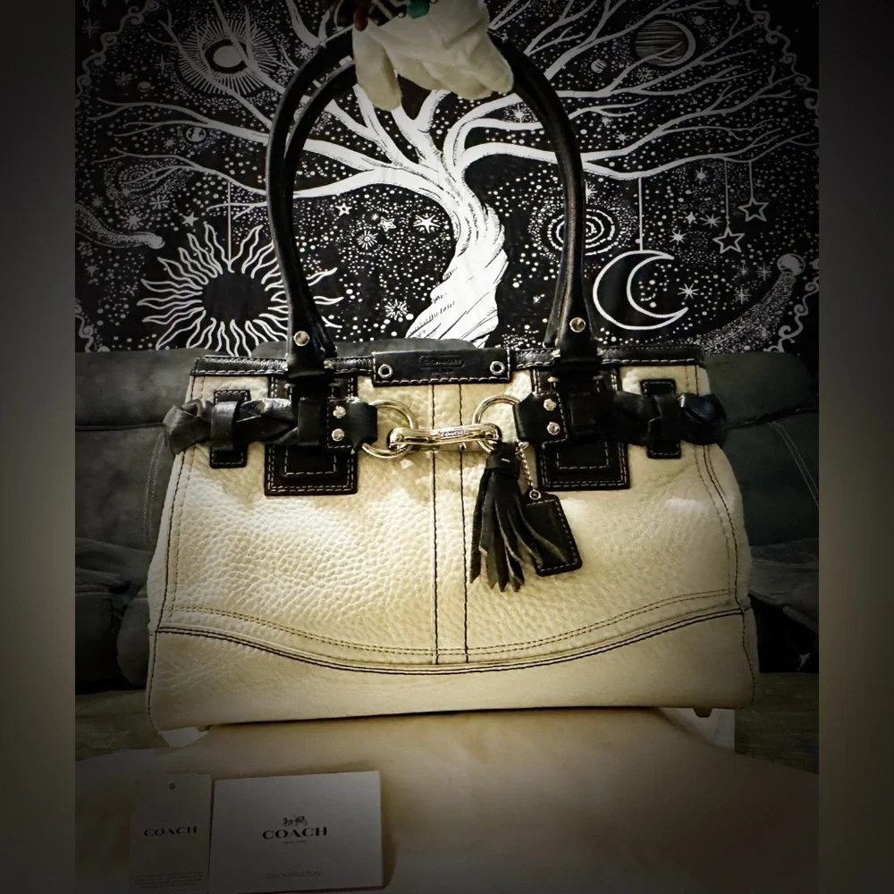 Vintage Y2K Coach tote handbag shoulder bag, Black and Cream Satchel 2009 years - Picture 4 of 17